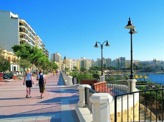 Art Deco Luxury Apartment, Central Location Sliema Ngoại thất bức ảnh